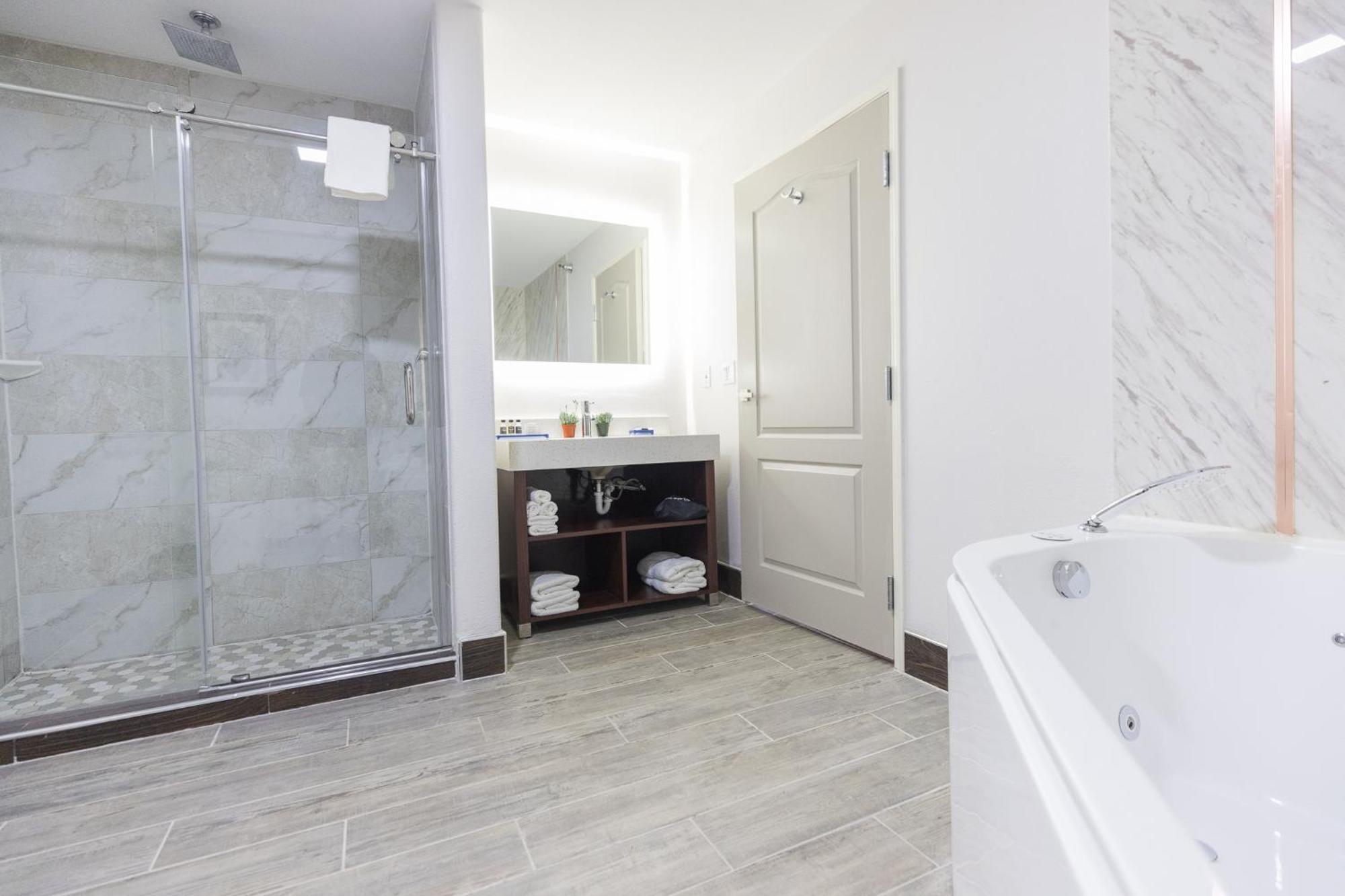 The Leo Collection Detroit, Ascend Hotel Collection Lincoln Park Екстериор снимка